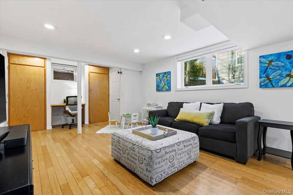 #17 photo, 196 Old Army Road, Scarsdale , NY 10583