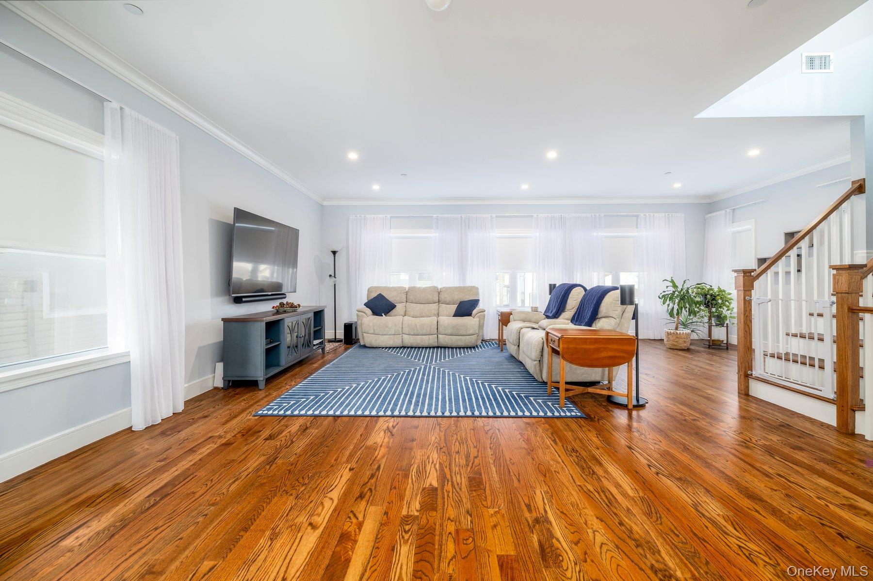 #5 photo, 63 Franklin Street, East Rockaway , NY 11518