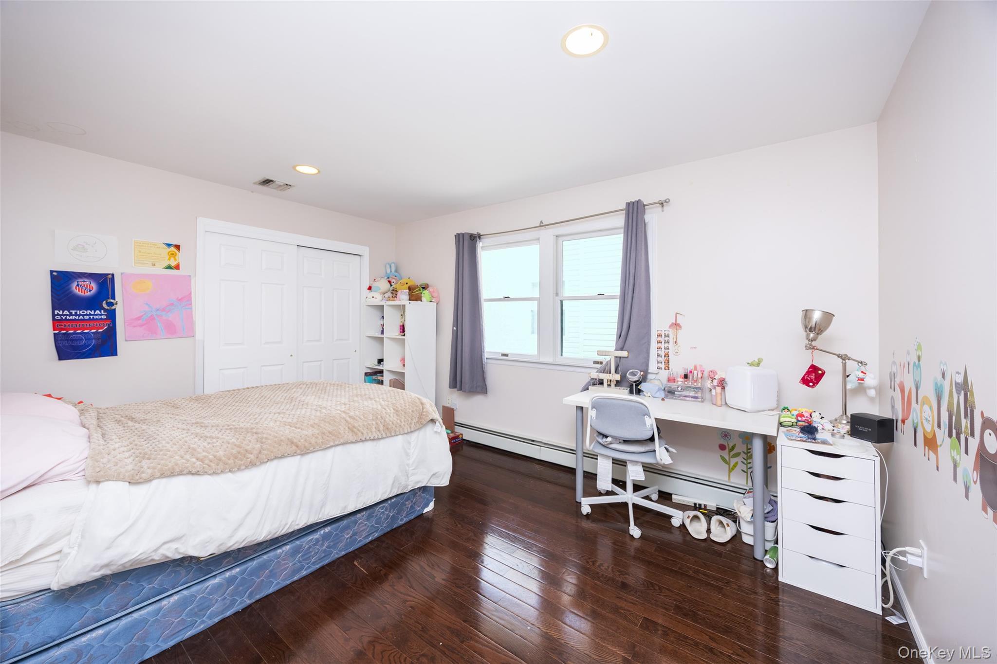 #13 photo, 74 Bedford Avenue, New Hyde Park , NY 11040