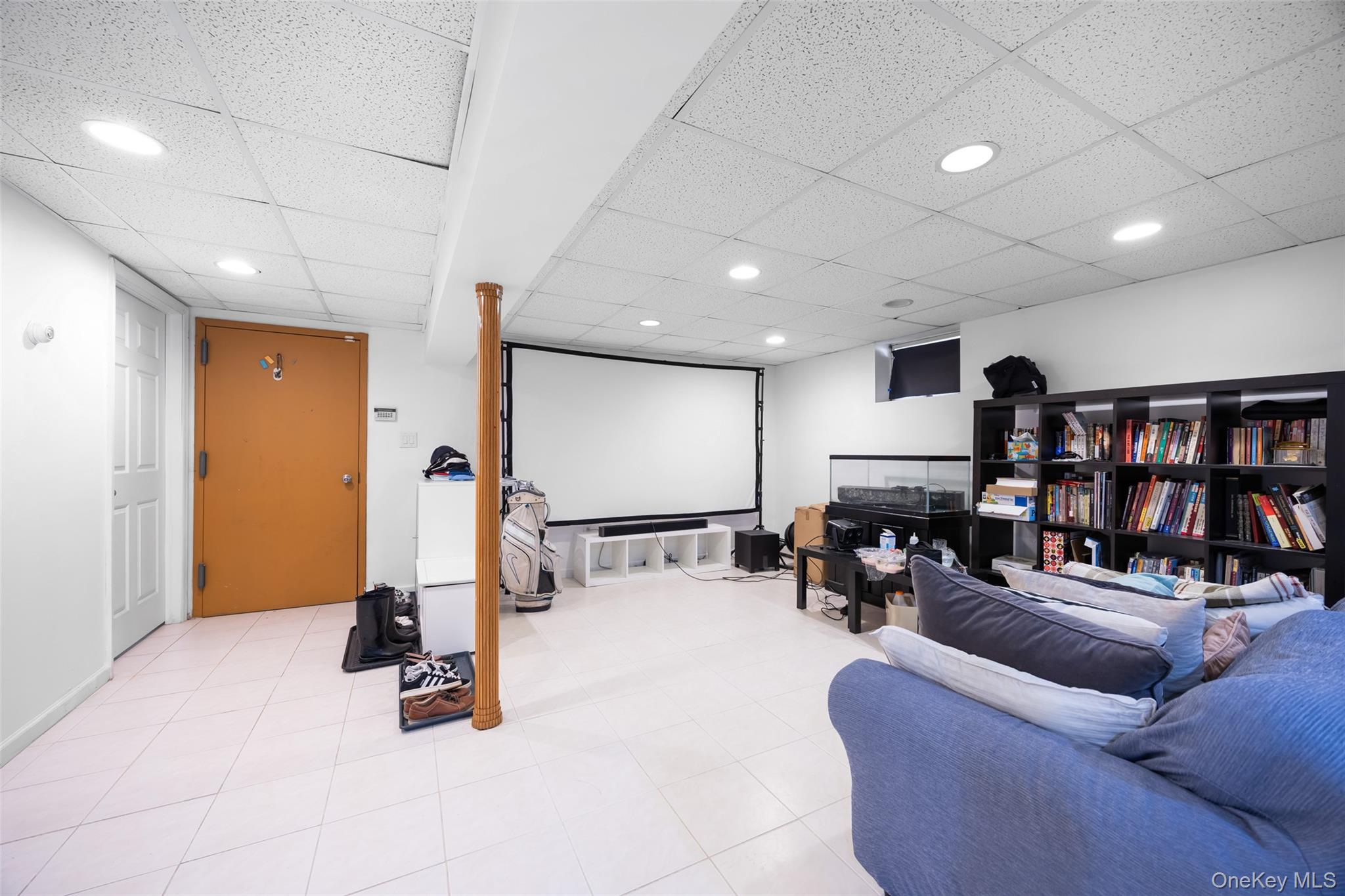 #20 photo, 74 Bedford Avenue, New Hyde Park , NY 11040