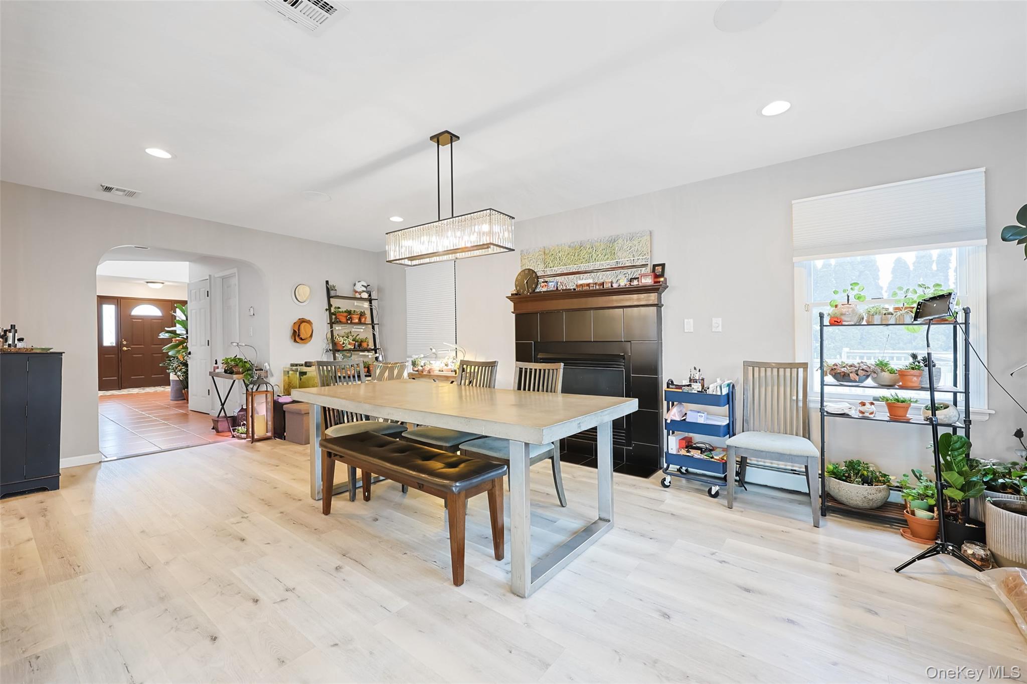 #3 photo, 74 Bedford Avenue, New Hyde Park , NY 11040