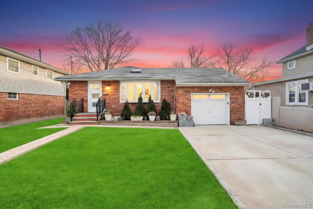 #1 photo, 1810 N Jerusalem Road, North Bellmore , NY 11710