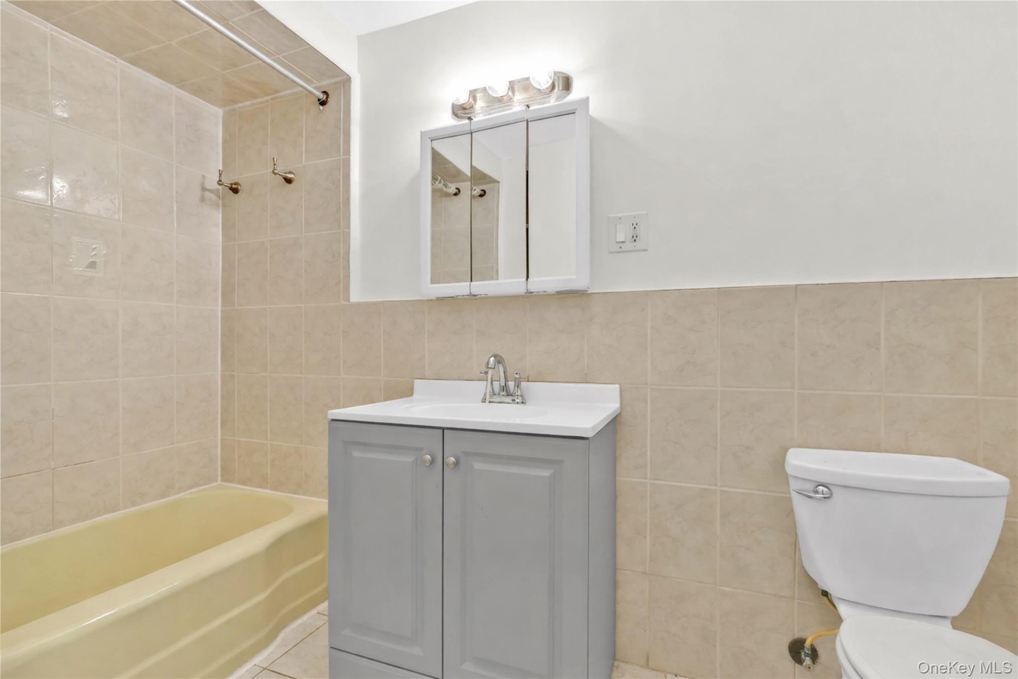 #15 photo, 123-16 Hillside Avenue, Richmond Hill North , NY 11418