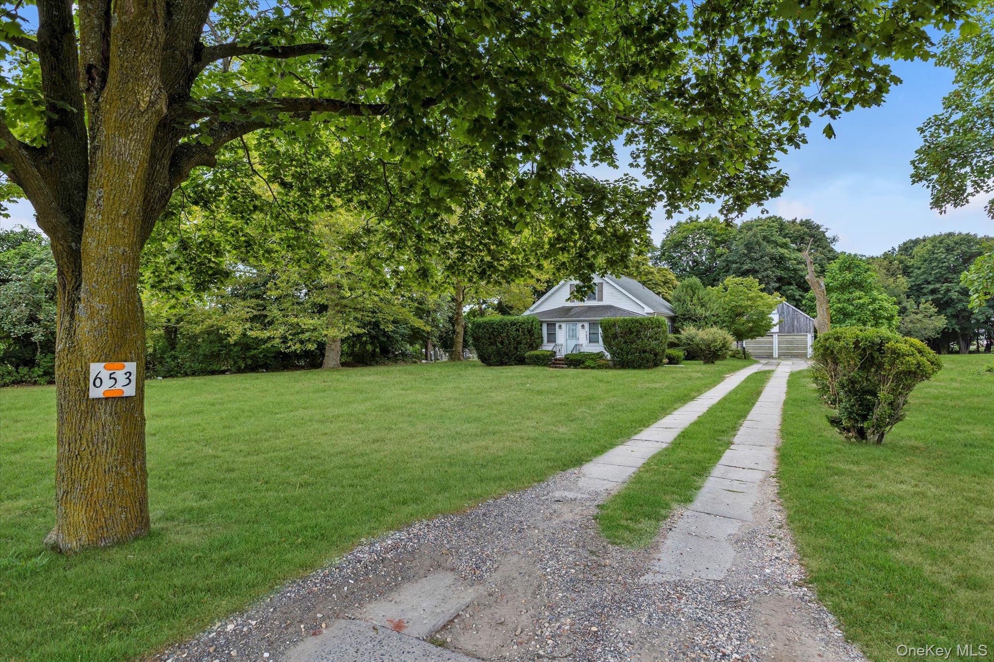 #3 photo, 653 Main Road, Aquebogue , NY 11931