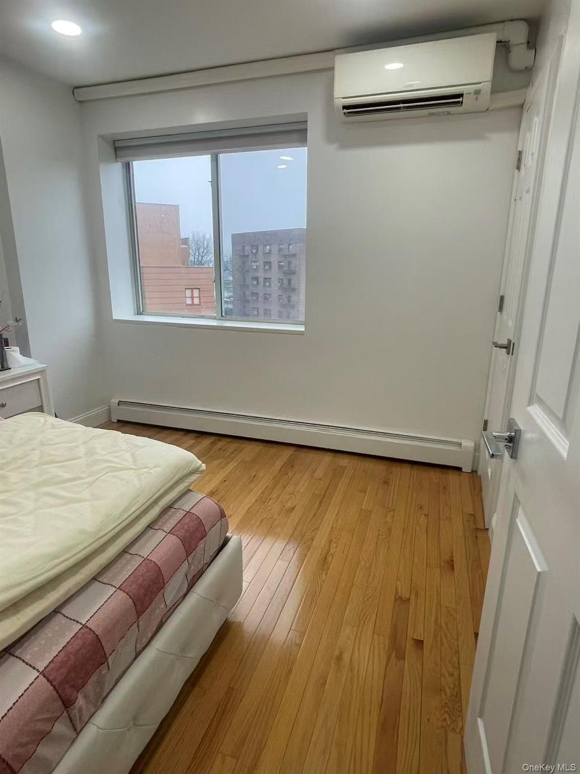 #4 photo, 137-08 31 st Road, Flushing , NY 11354