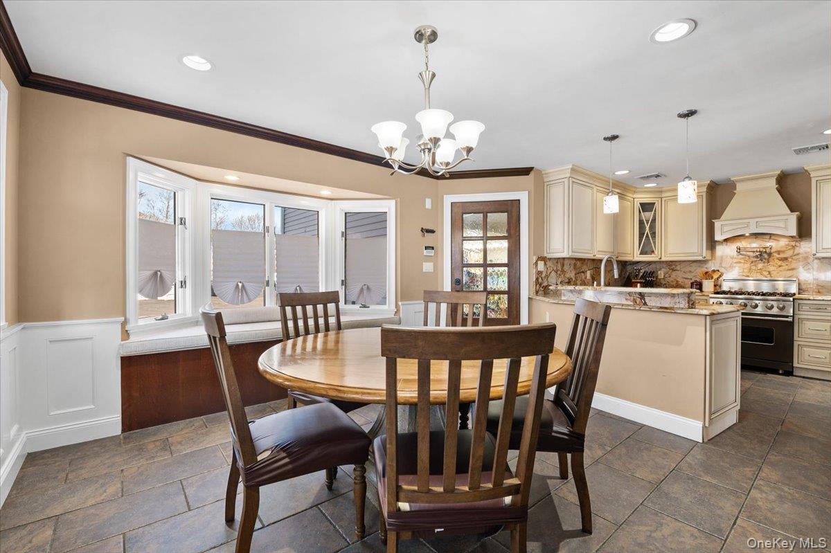 #15 photo, 1 Windsor Court, Amityville , NY 11701