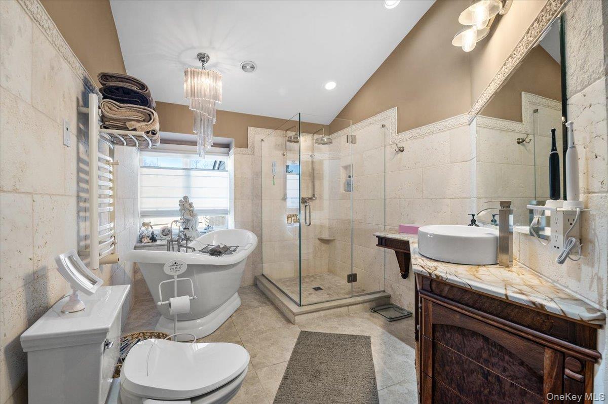 #20 photo, 1 Windsor Court, Amityville , NY 11701