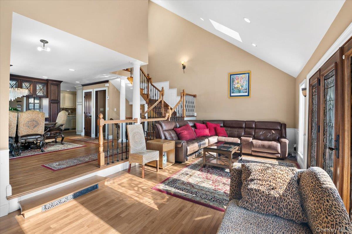 #5 photo, 1 Windsor Court, Amityville , NY 11701