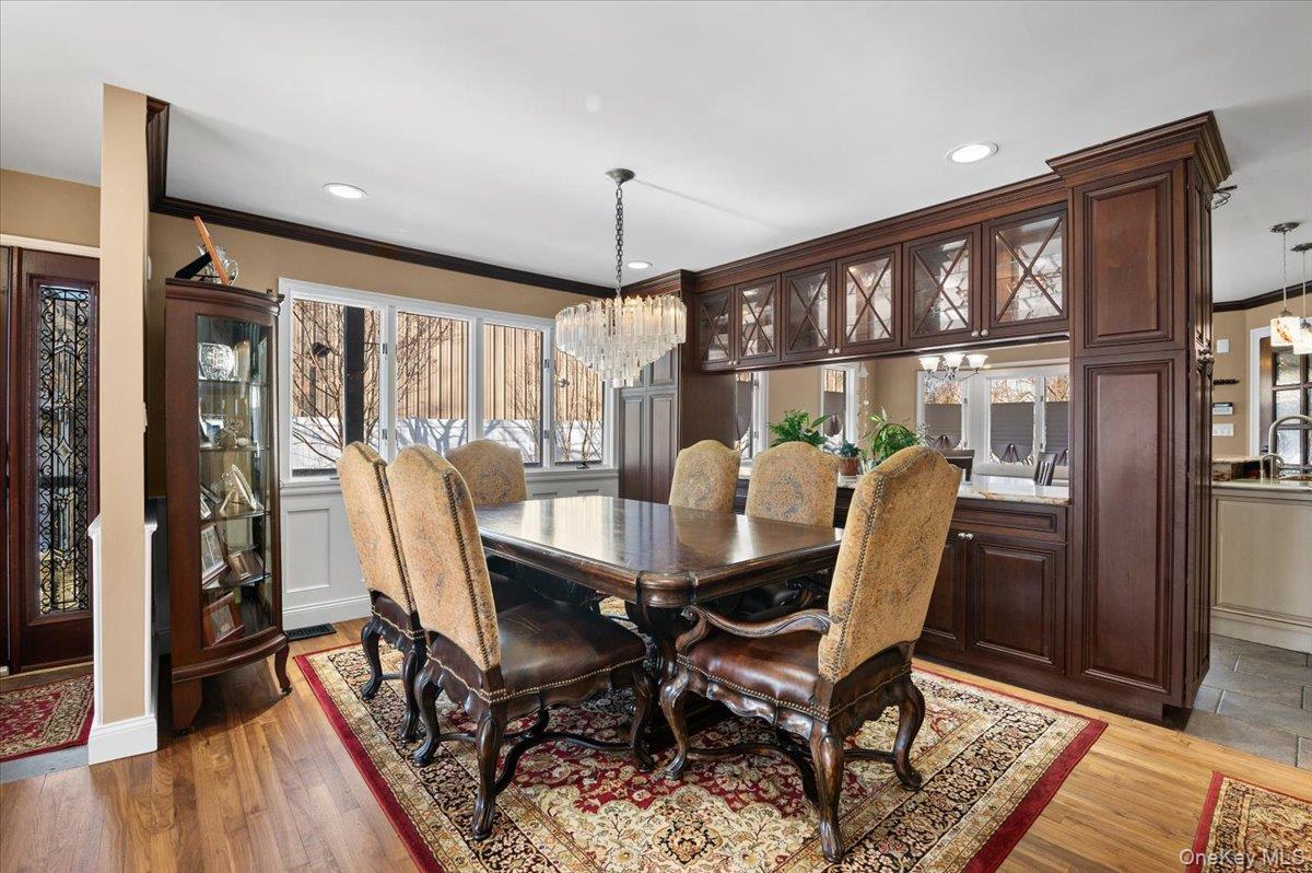 #6 photo, 1 Windsor Court, Amityville , NY 11701