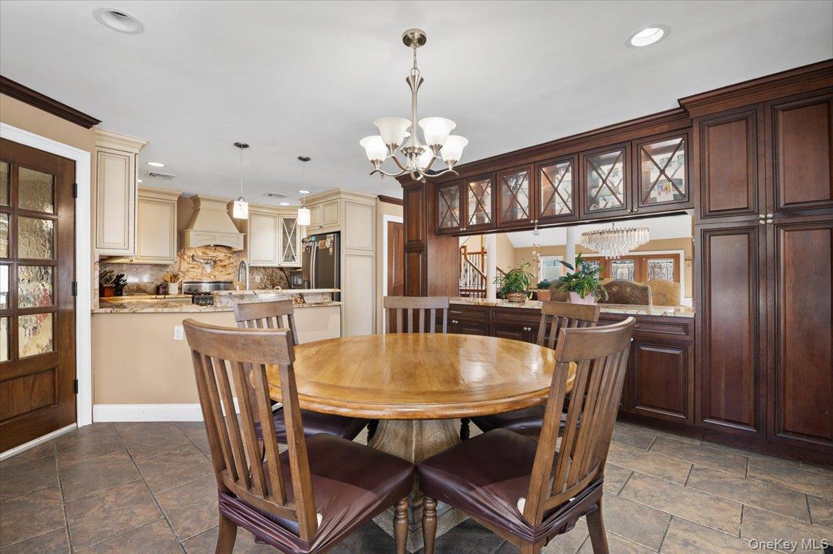 #9 photo, 1 Windsor Court, Amityville , NY 11701