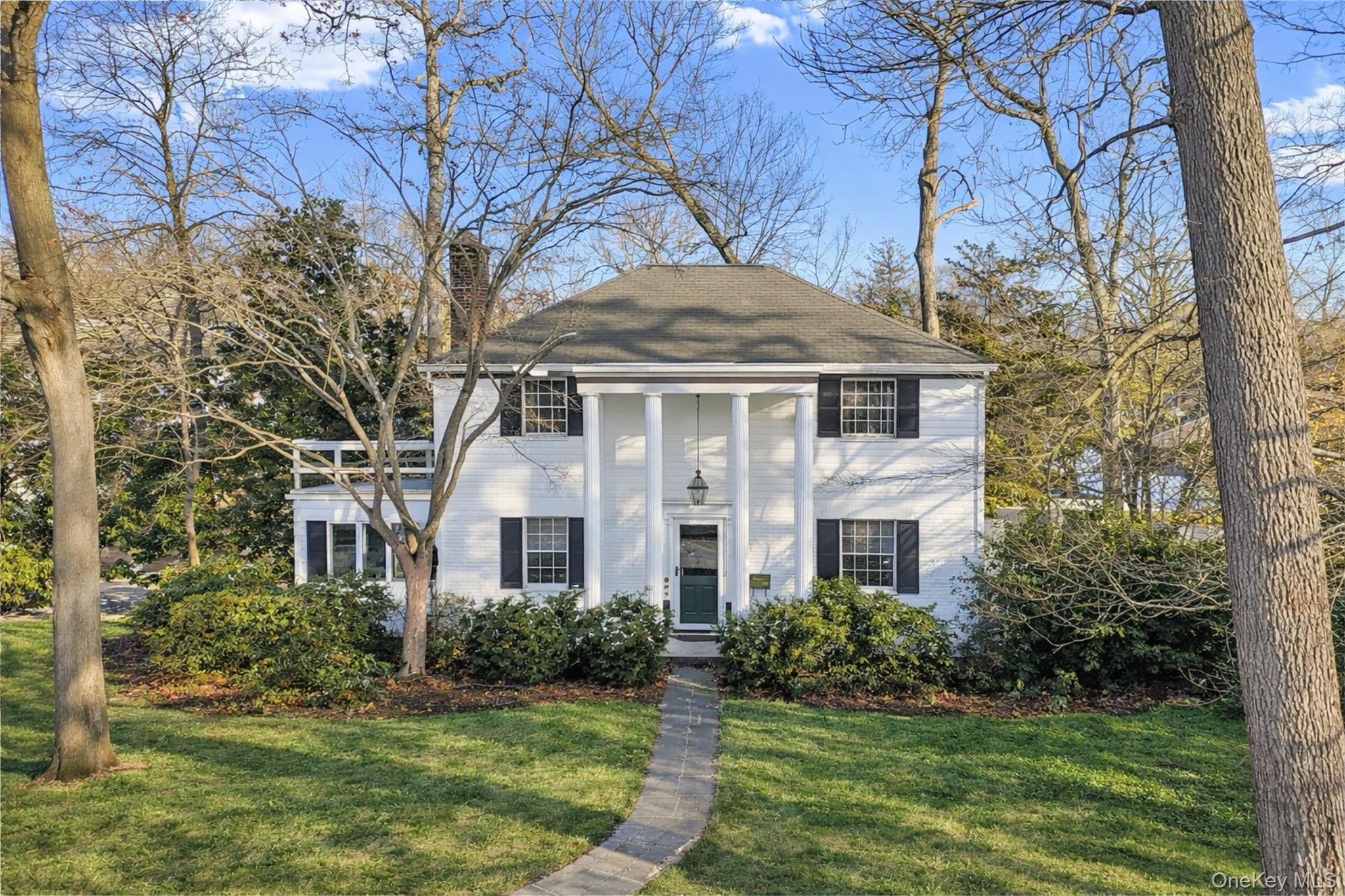 #1 photo, 61 Squirrel Hill Road, East Hills , NY 11577