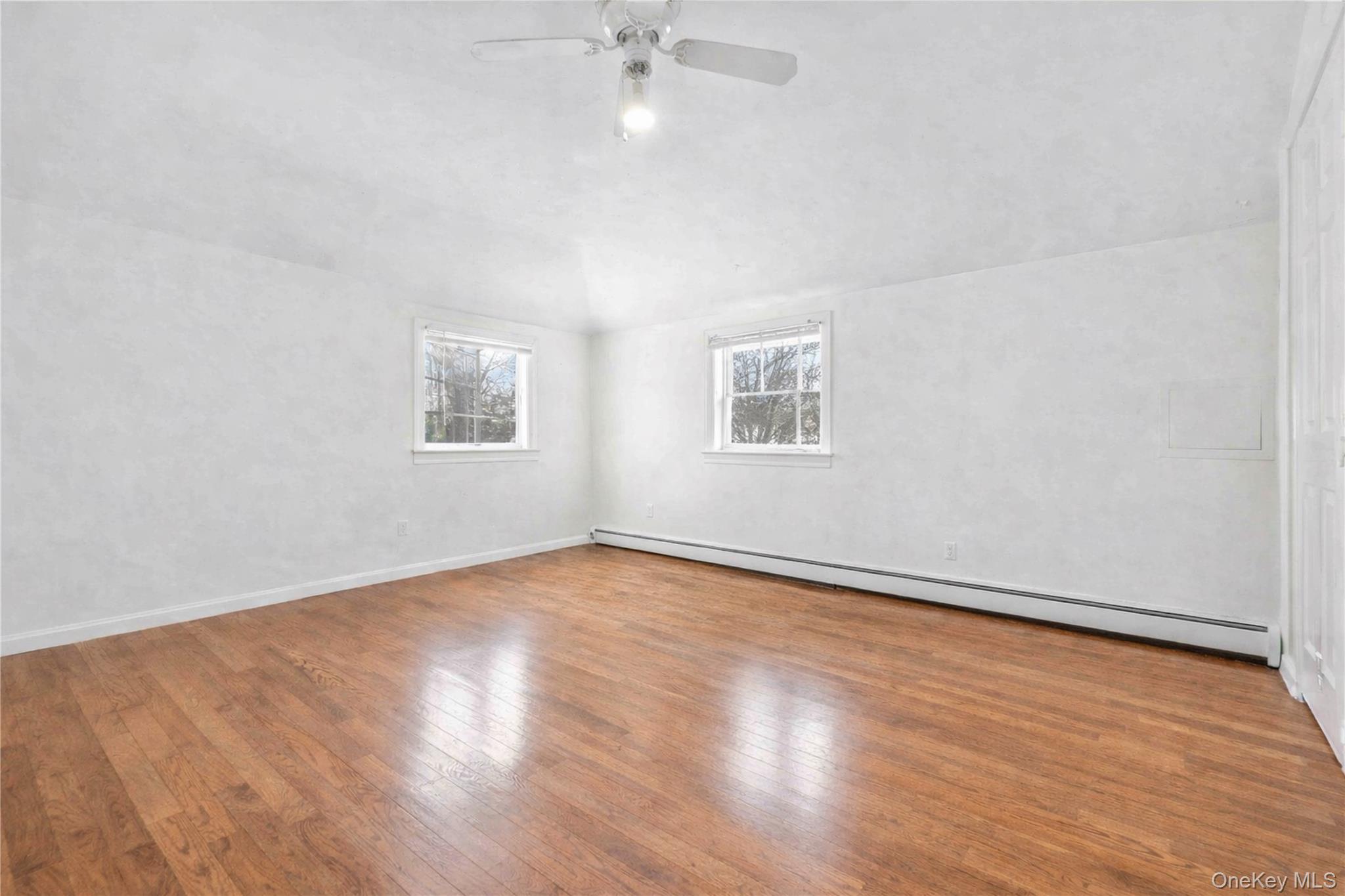 #14 photo, 61 Squirrel Hill Road, East Hills , NY 11577