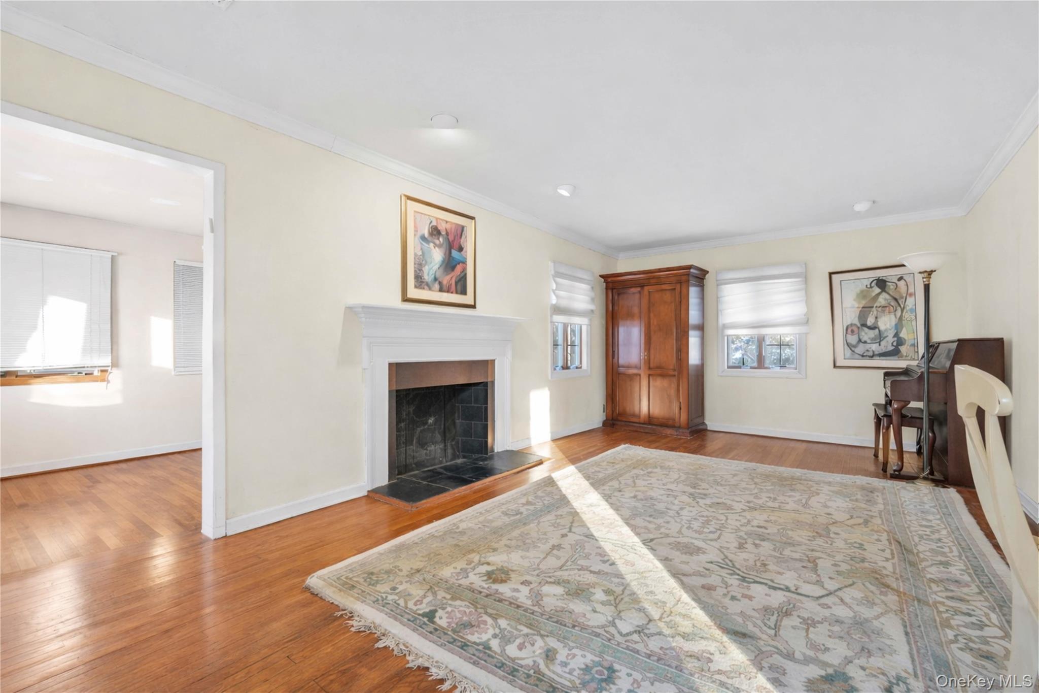 #6 photo, 61 Squirrel Hill Road, East Hills , NY 11577