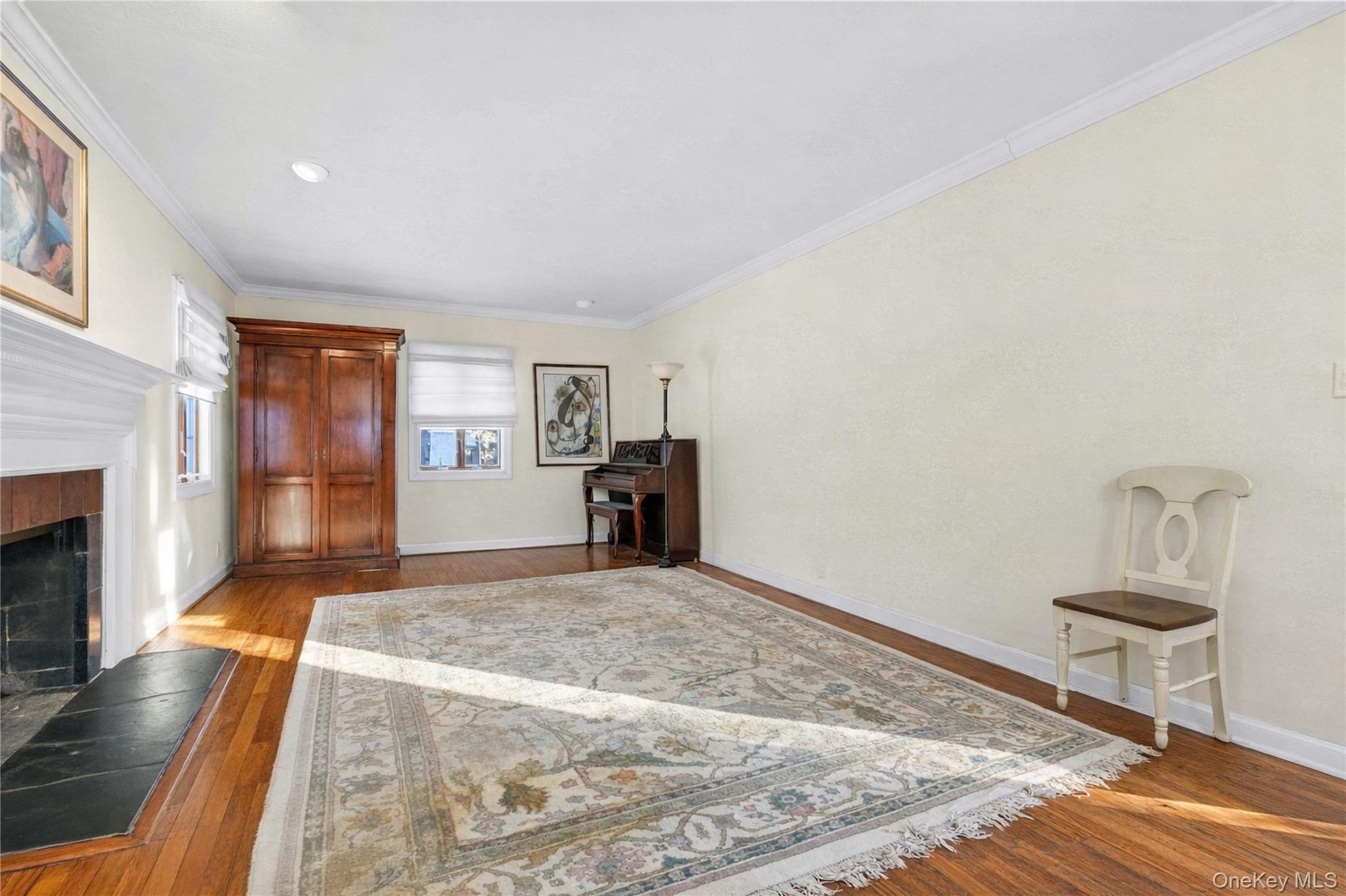 #7 photo, 61 Squirrel Hill Road, East Hills , NY 11577