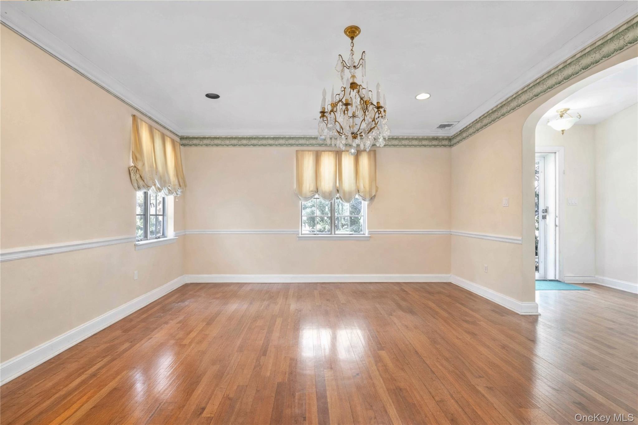 #9 photo, 61 Squirrel Hill Road, East Hills , NY 11577