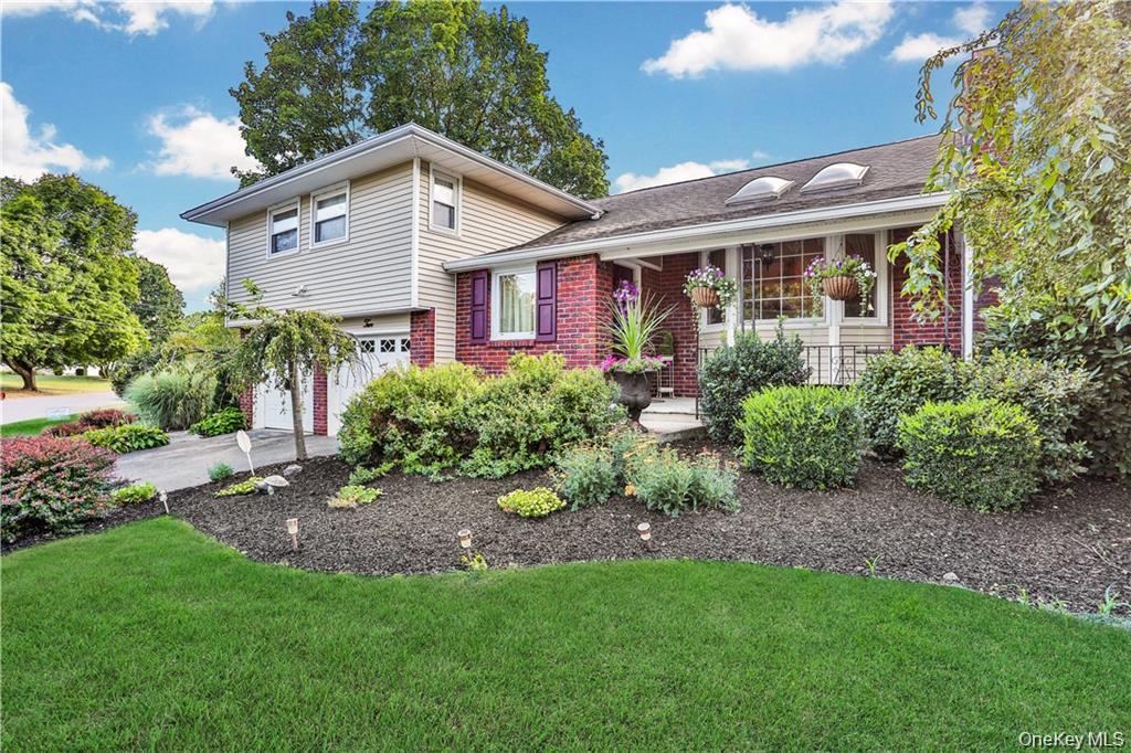 #1 photo, 2 Split Tree Drive, New Windsor , NY 12553