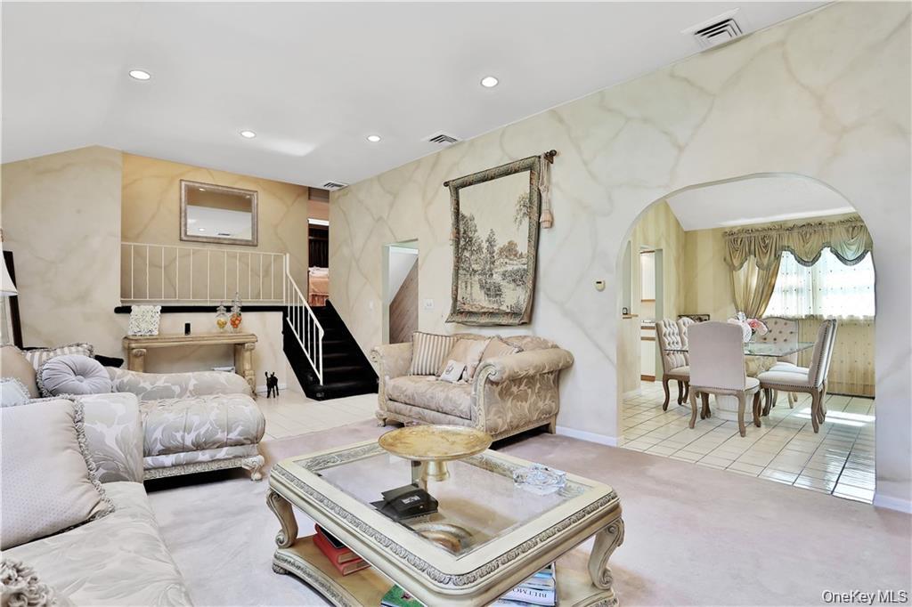 #12 photo, 2 Split Tree Drive, New Windsor , NY 12553