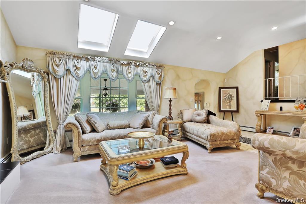 #13 photo, 2 Split Tree Drive, New Windsor , NY 12553