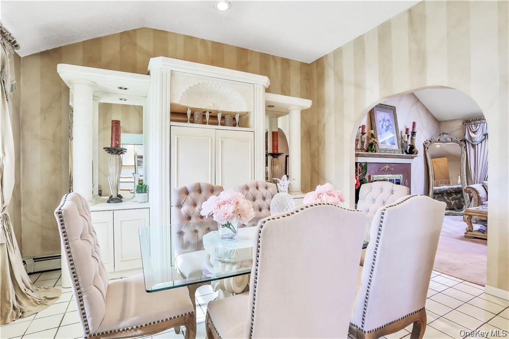 #15 photo, 2 Split Tree Drive, New Windsor , NY 12553