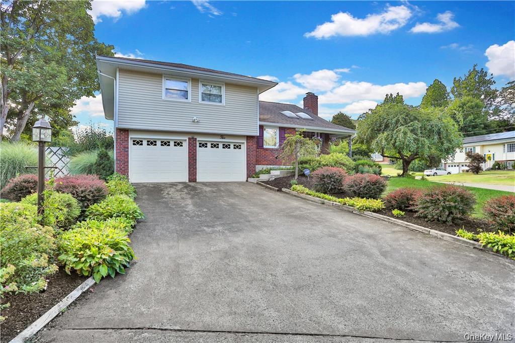 #4 photo, 2 Split Tree Drive, New Windsor , NY 12553