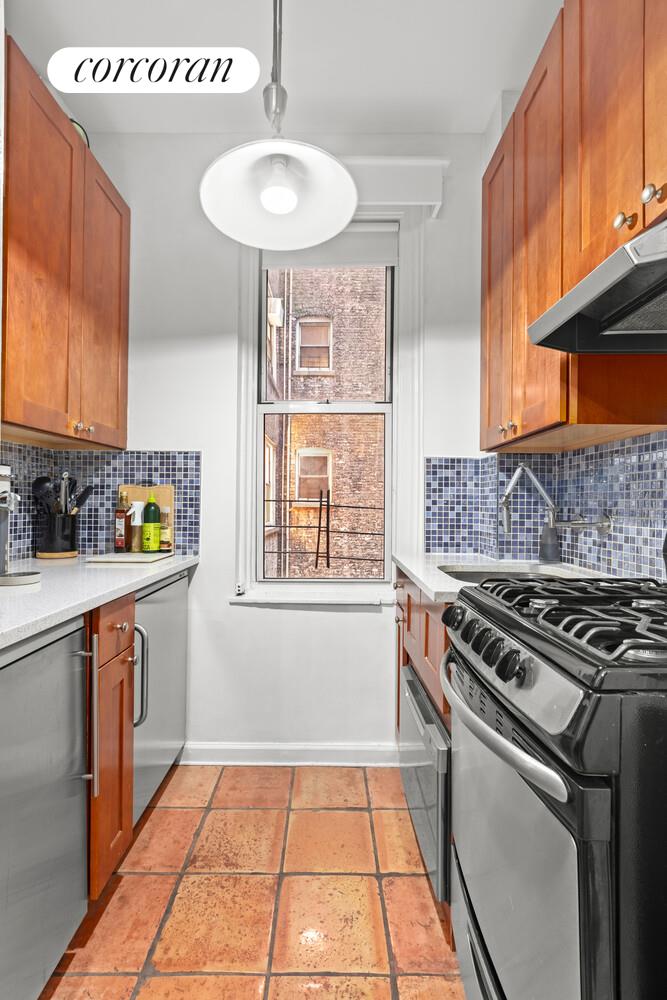 #5 photo, 306 W 100TH Street, Upper West Side , NY 10025