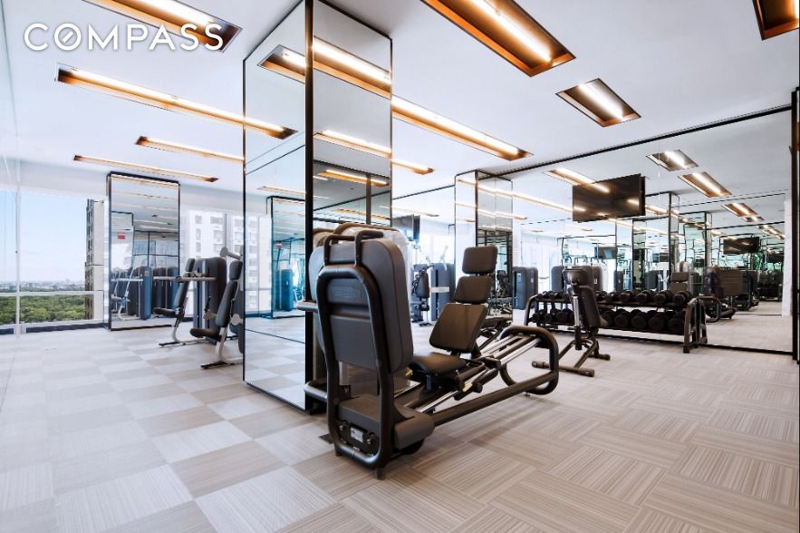 #18 photo, New York City, Midtown , NY 10019