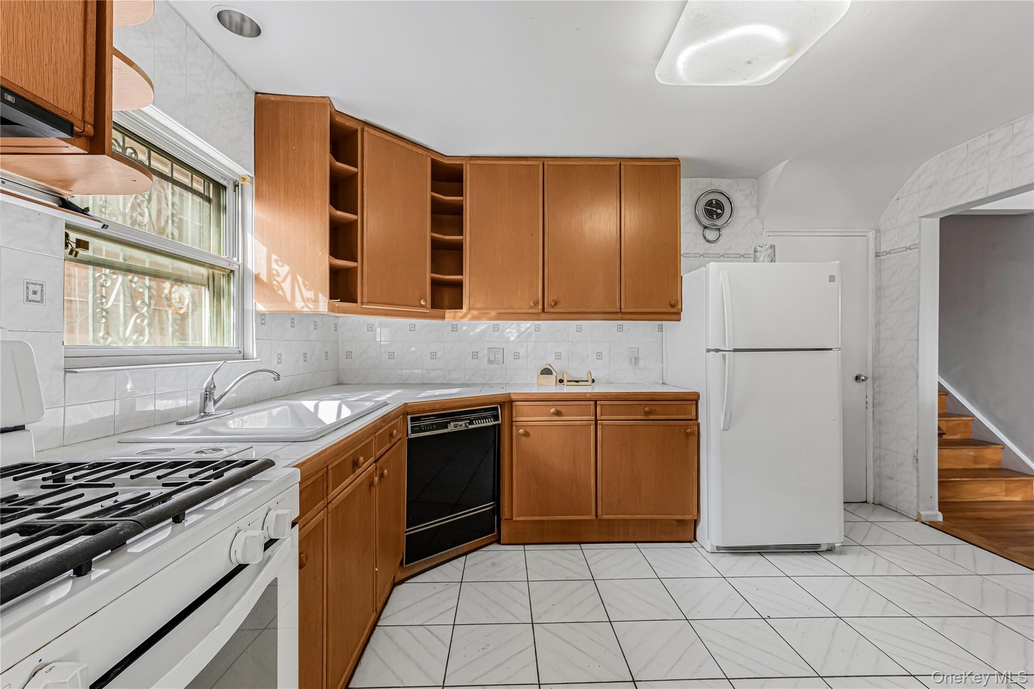 #10 photo, 21647 Sawyer Avenue, Queens Village , NY 11427