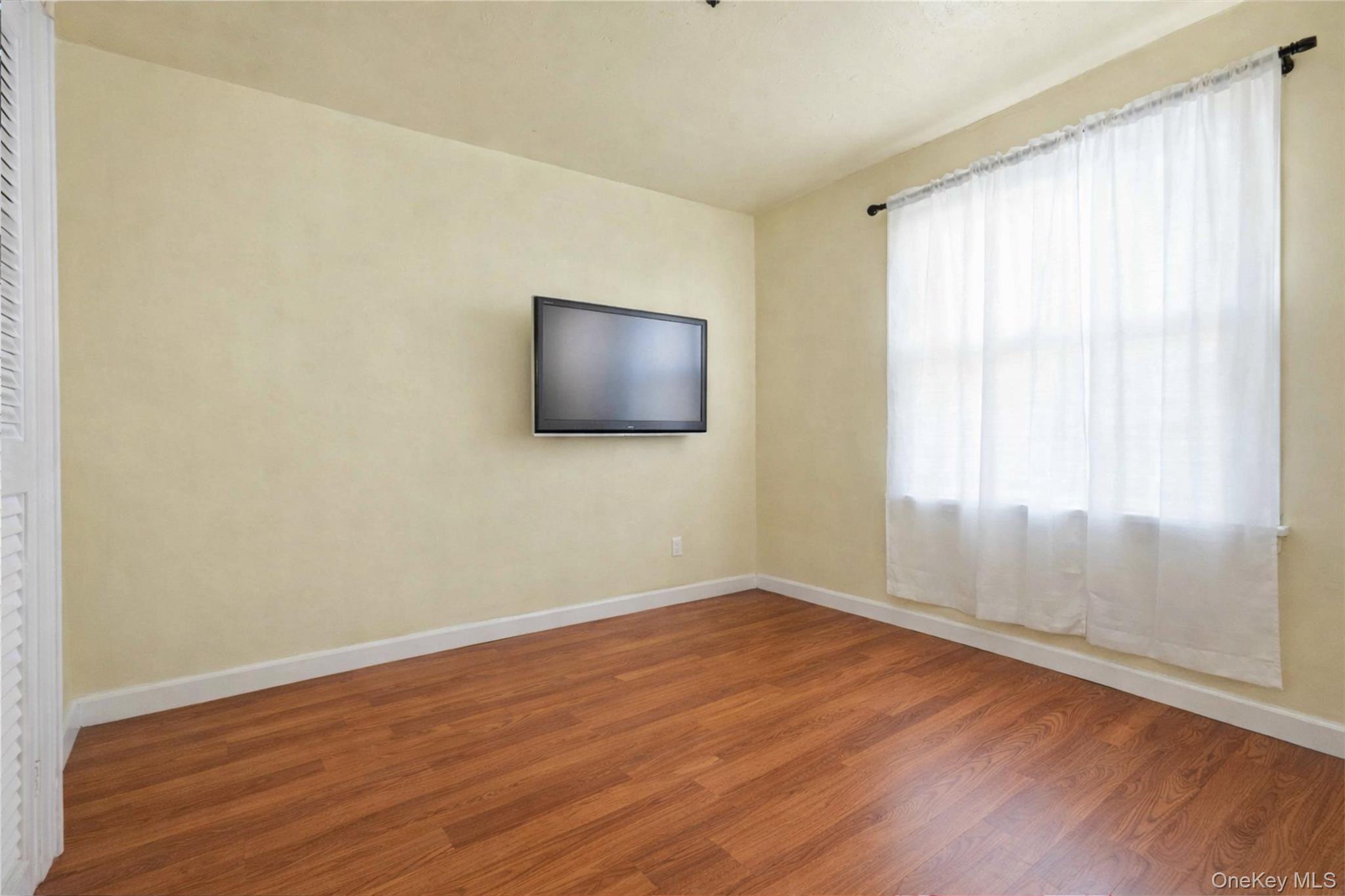 #16 photo, 8060 162nd Street, Jamaica , NY 11432