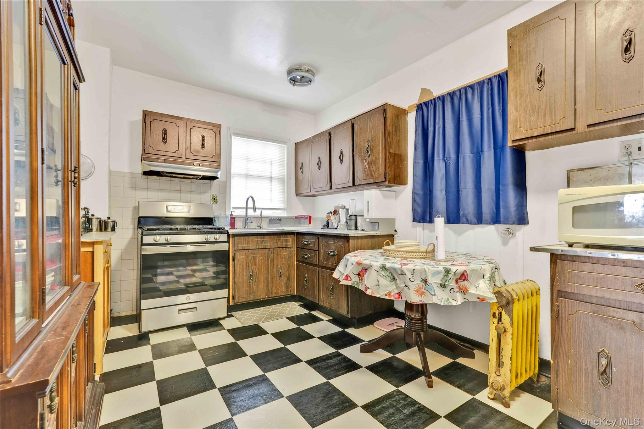 #9 photo, 8060 162nd Street, Jamaica , NY 11432