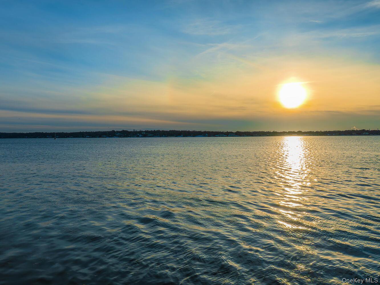 #20 photo, 1 Toms Point Lane, Нассау ‖ Port Washington , NY 11050