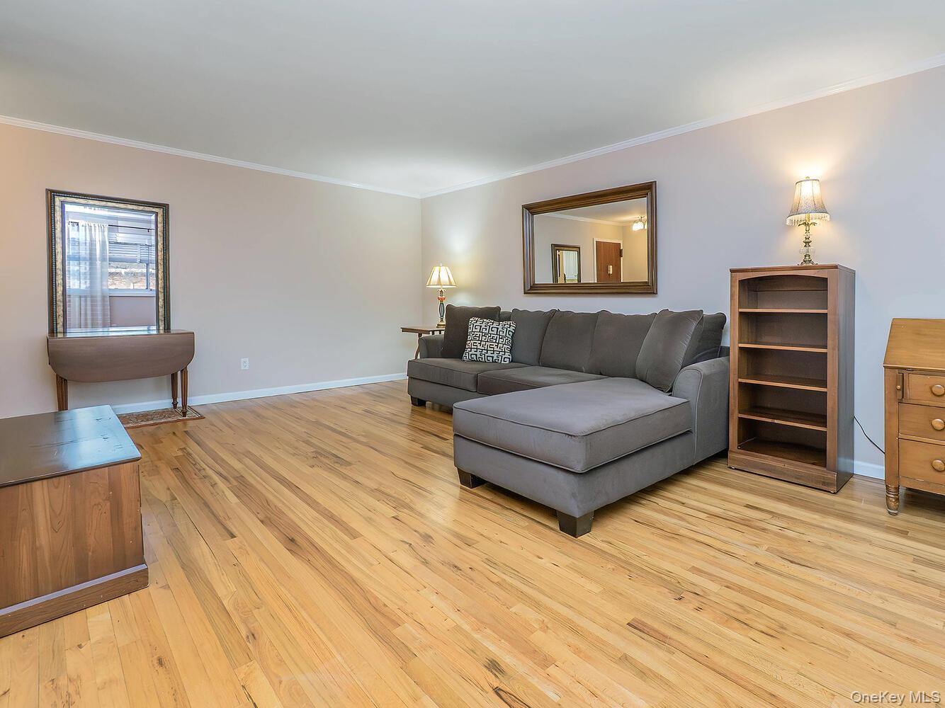 #4 photo, 1 Toms Point Lane, Нассау ‖ Port Washington , NY 11050