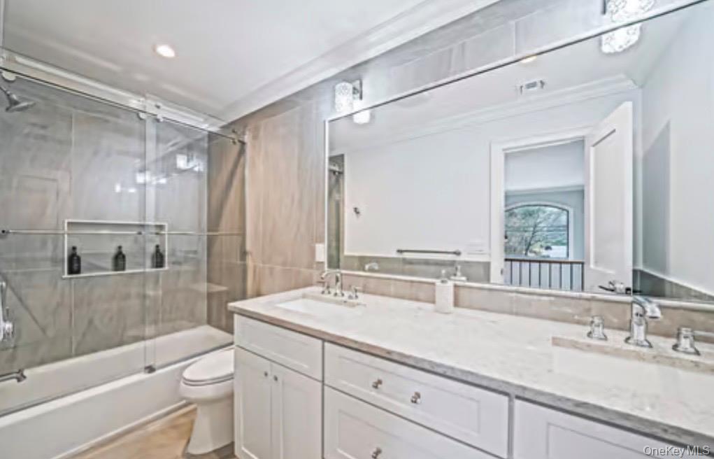 #14 photo, 665 Mount Sinai Coram Road, Mount Sinai , NY 11766