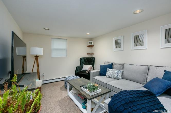 #17 photo, 250 N Rutherford Avenue, Massapequa , NY 11758