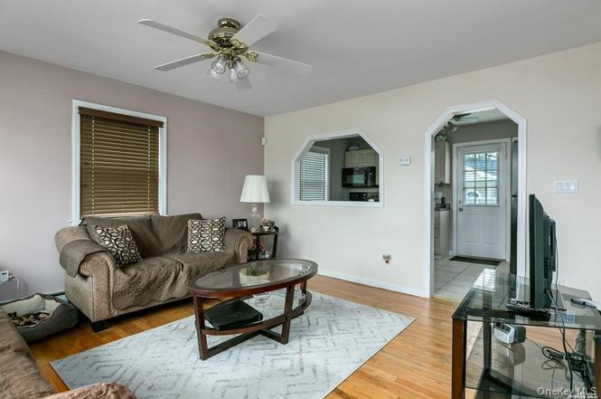 #3 photo, 250 N Rutherford Avenue, Massapequa , NY 11758