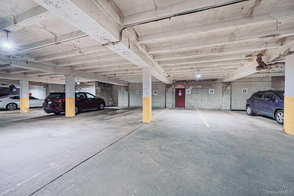 #16 photo, 150-15 72nd Rd, קווינס Kew Garden Hills , NY 11367