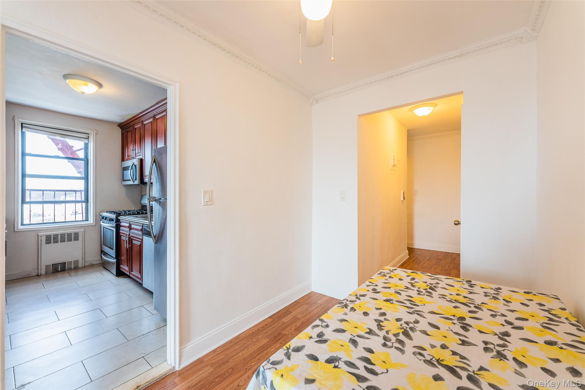 #8 photo, 150-15 72nd Rd, קווינס Kew Garden Hills , NY 11367