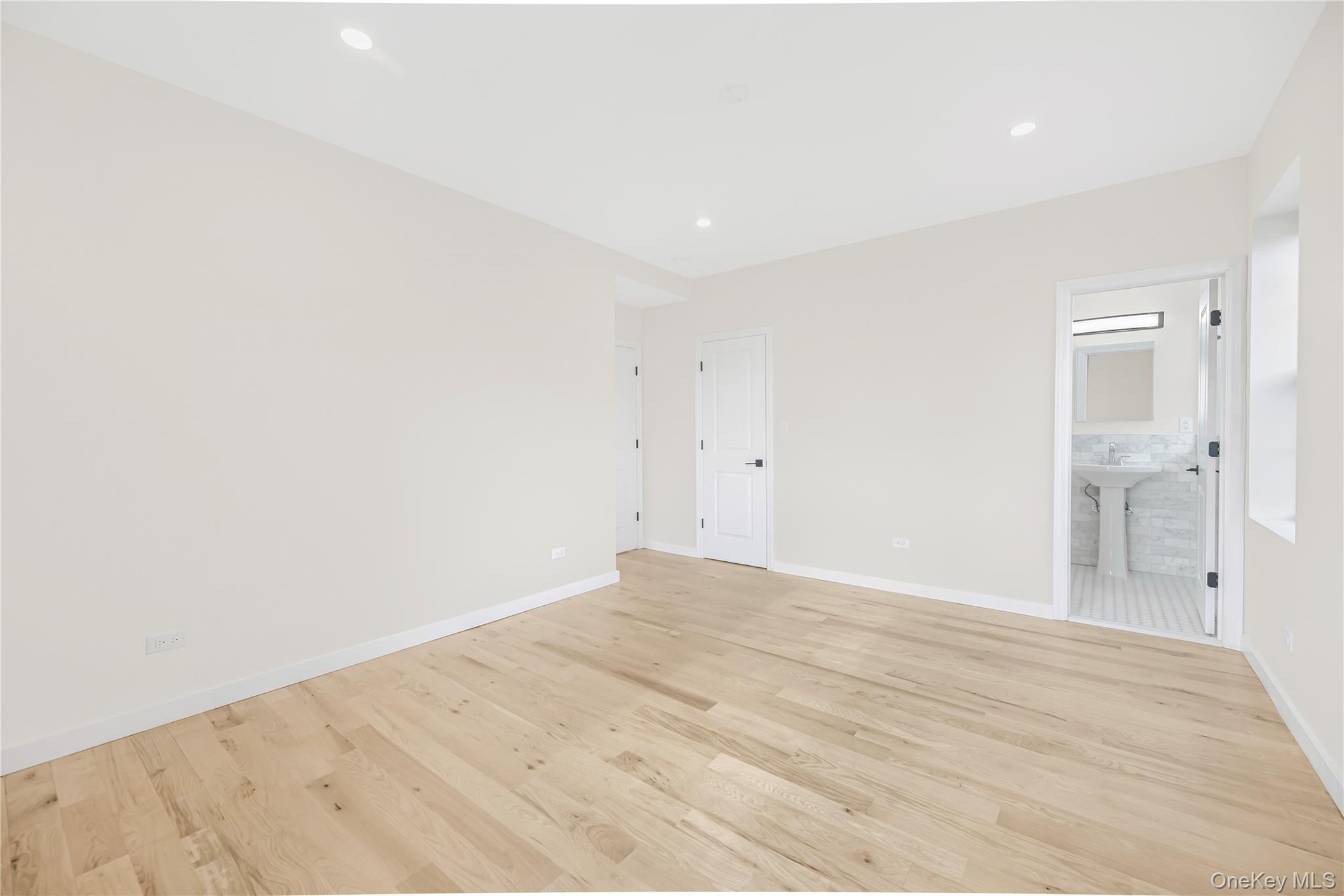 #14 photo, 4 Park Lane Mount Vernon Avenue, Mount Vernon , NY 10552