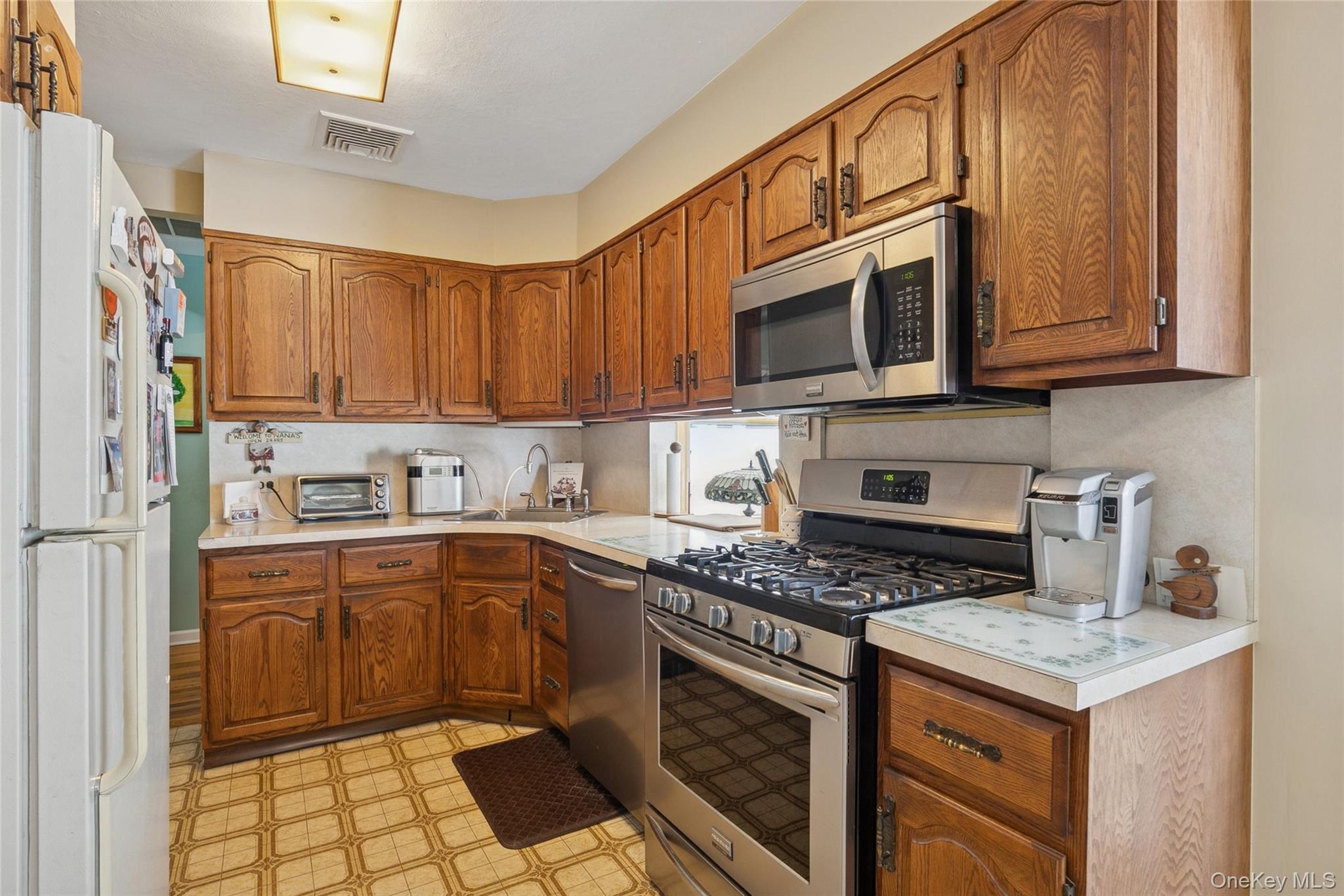 #8 photo, 64 Dean Street, Hicksville , NY 11801