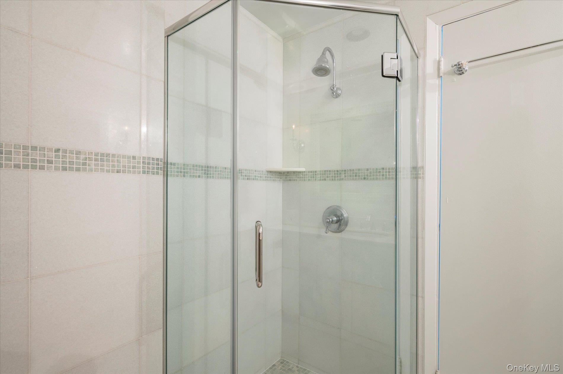 #10 photo, 20 Gilchrest Road, Great Neck , NY 11021