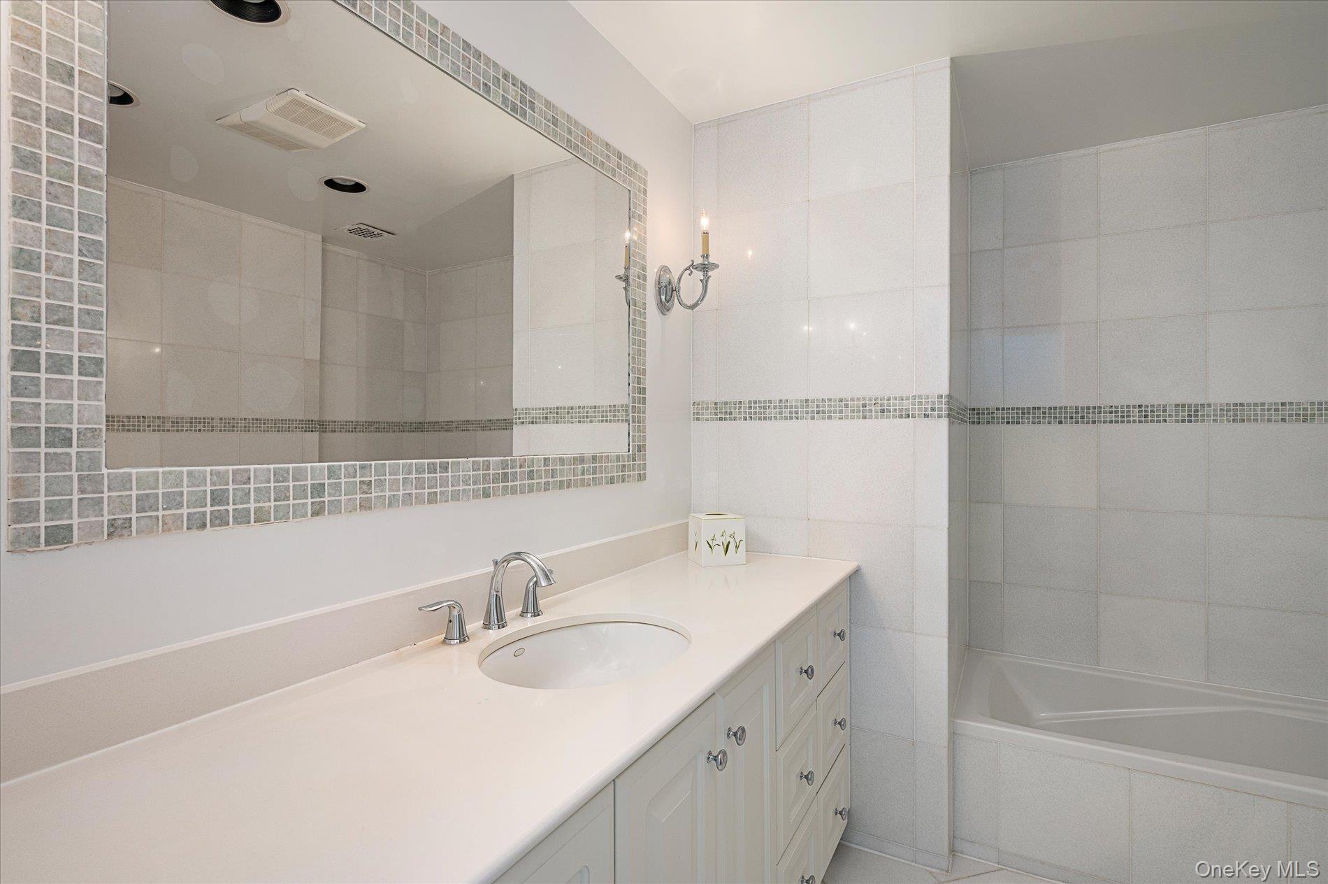 #7 photo, 20 Gilchrest Road, Great Neck , NY 11021