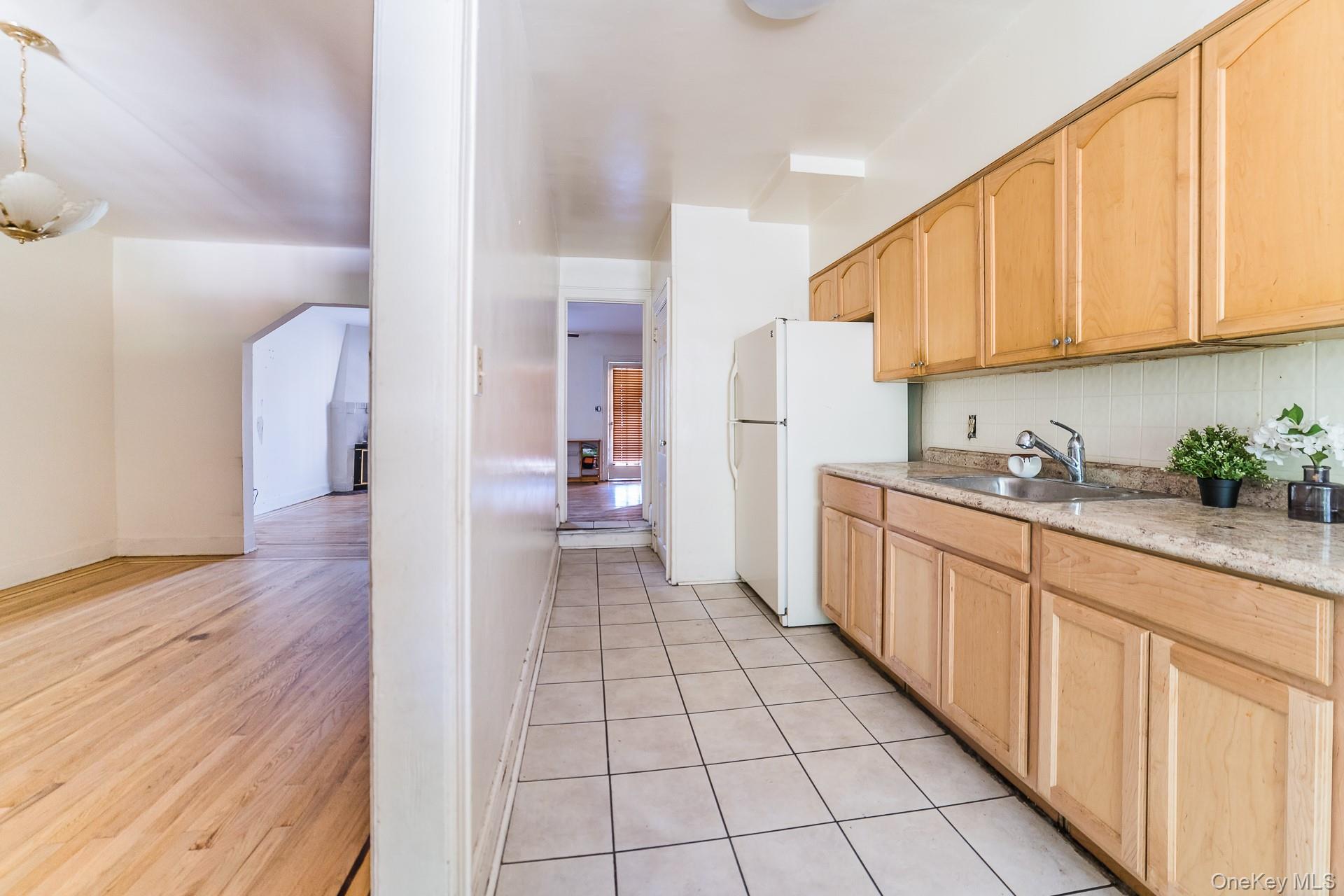 #11 photo, 178-38 Leslie Rd, Jamaica , NY 11434