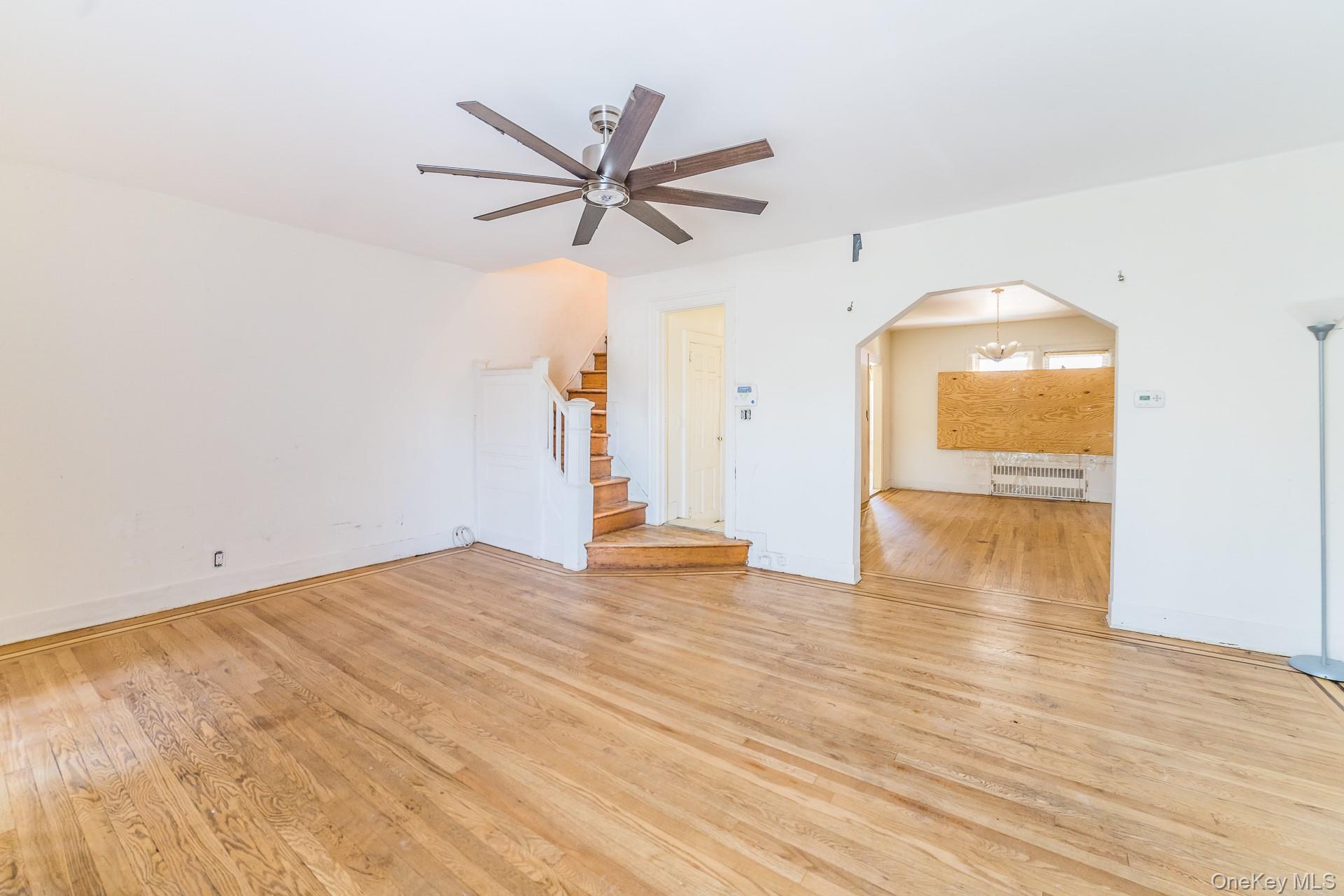 #4 photo, 178-38 Leslie Rd, Jamaica , NY 11434