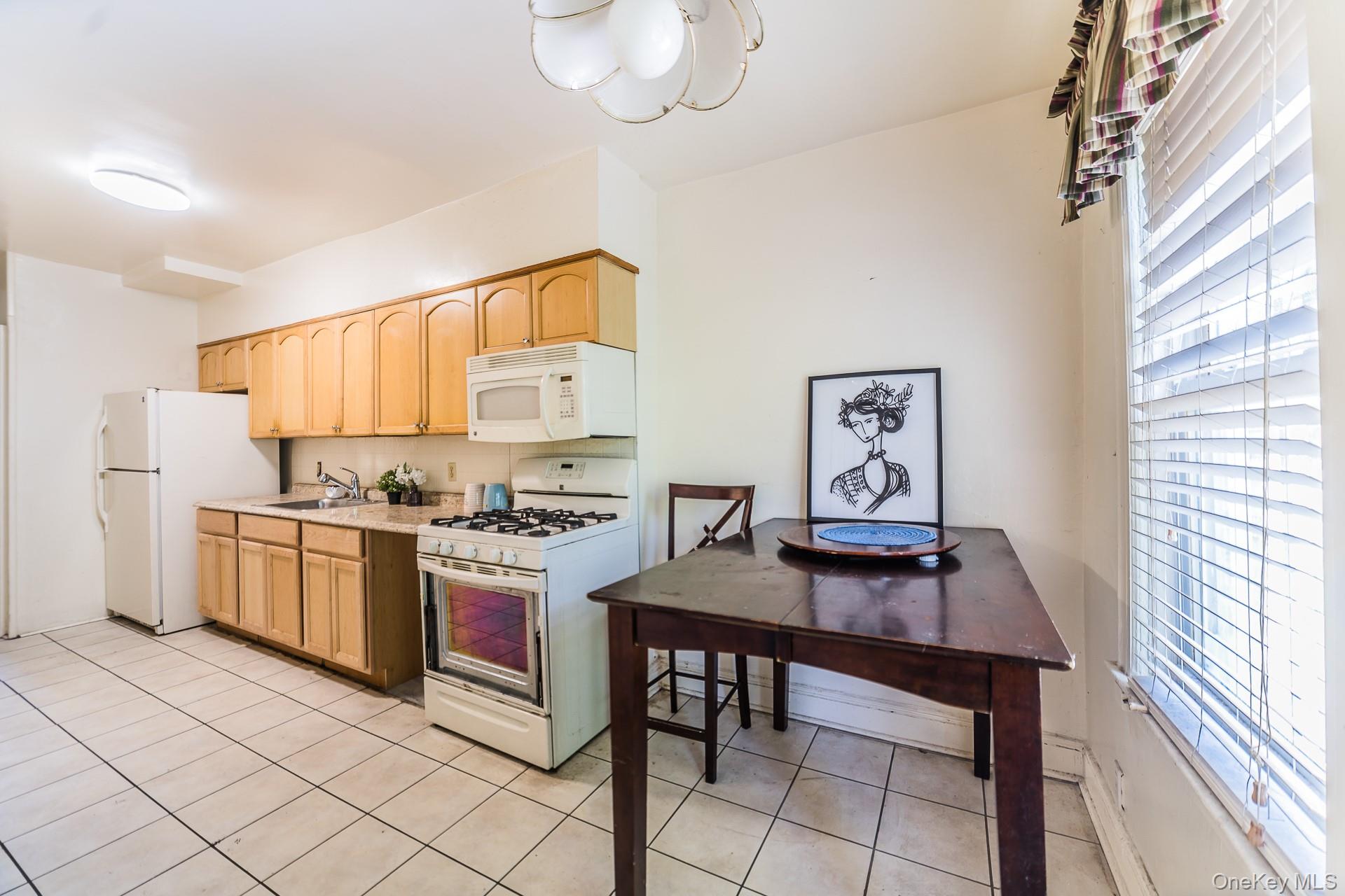 #9 photo, 178-38 Leslie Rd, Jamaica , NY 11434