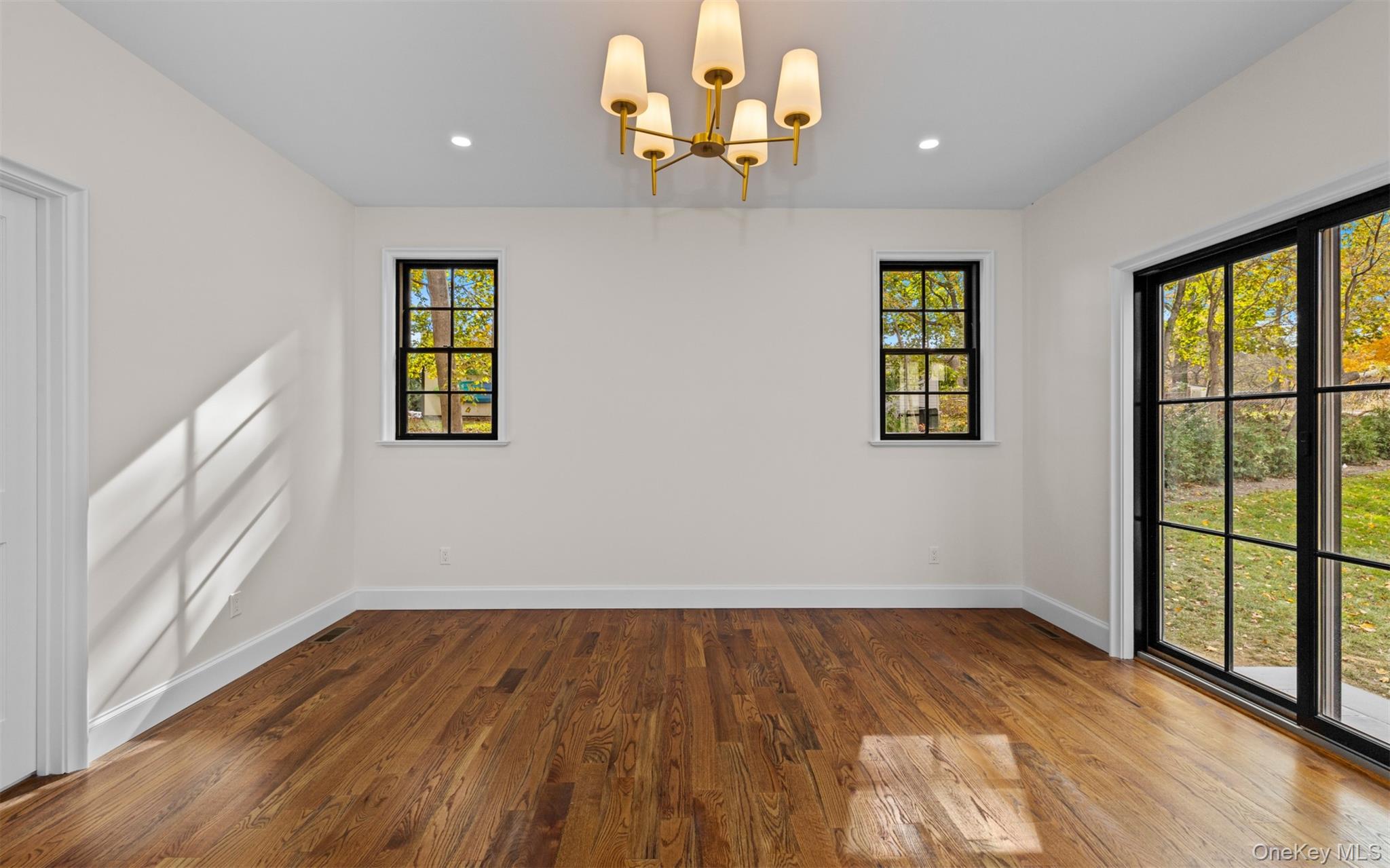 #14 photo, 756 Mount Sinai-Coram Road, Mount Sinai , NY 11766