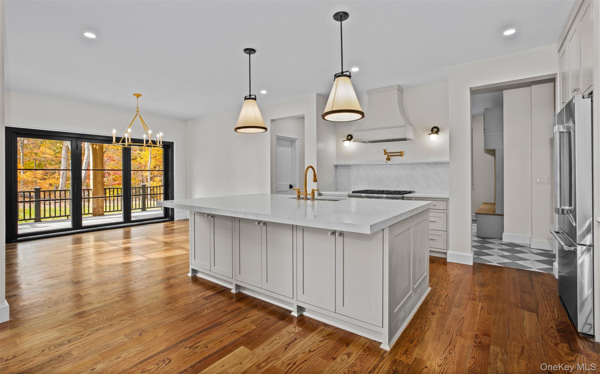 #6 photo, 756 Mount Sinai-Coram Road, Mount Sinai , NY 11766