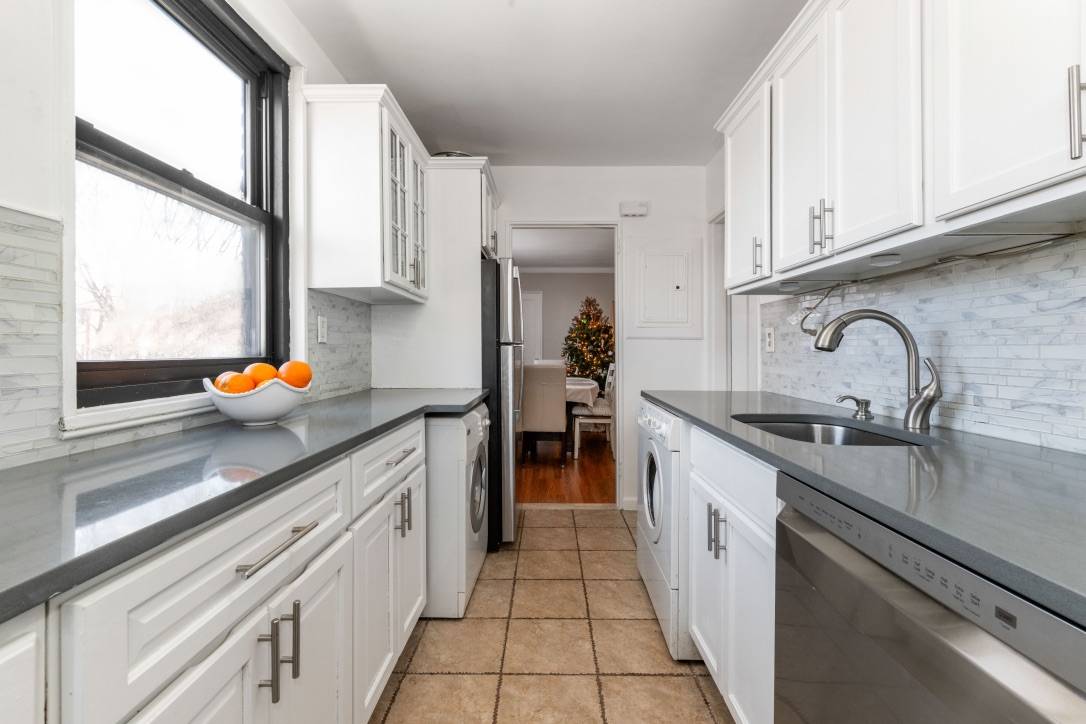 #5 photo, 56-08 244th Street, #F-8 Upper, Douglaston , NY 11362