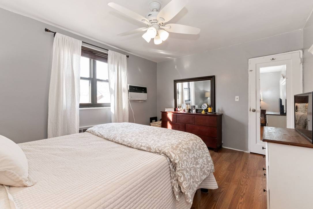 #8 photo, 56-08 244th Street, #F-8 Upper, Douglaston , NY 11362