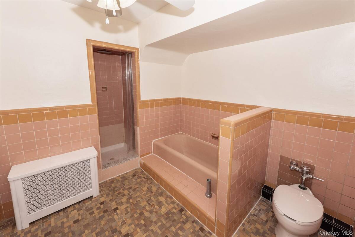 #19 photo, 166-23 24th Avenue, Whitestone , NY 11357