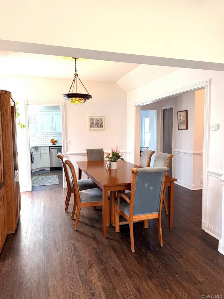 #1 photo, 10 Silver Court, Ridge , NY 11961