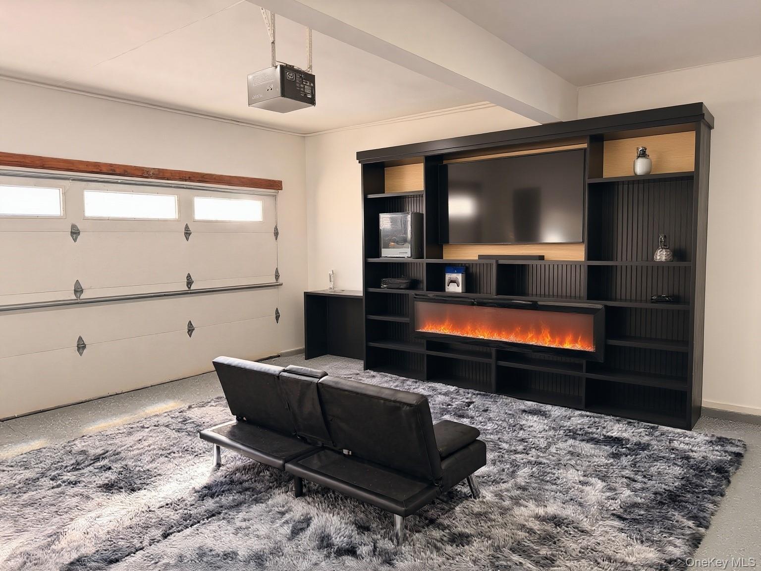 #13 photo, 10 Silver Court, Ridge , NY 11961